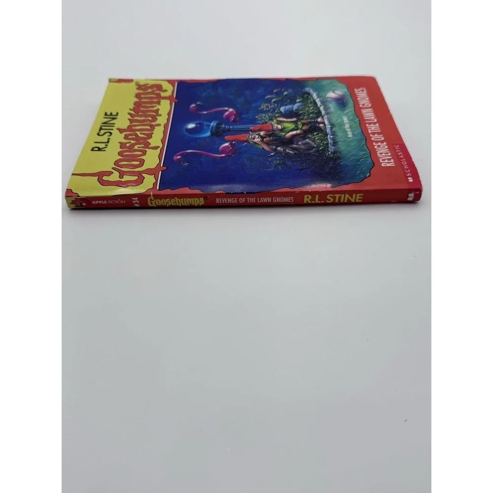 VTG Revenge of The Lawn Gnomes #34 R.L. Stine First scholastic printing 1995 EUC
